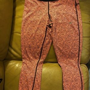 NIKE DRI FIT Capri Leggings